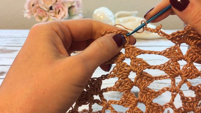Aunt Lydia's Wisteria Doily Round 10 (Color B- Wood Violet):