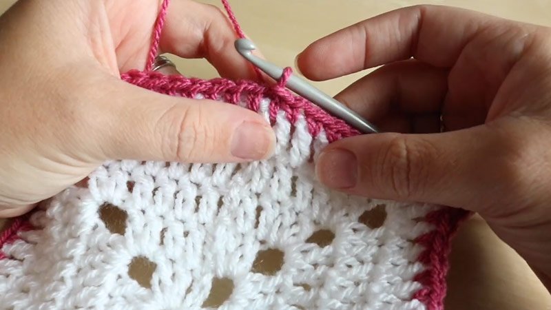 The Wavy Crochet Border Pattern Row 1