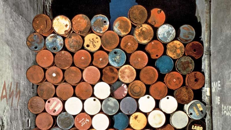 Wall of Oil Barrels - Rideau de Fer (The Iron Curtain) (1961-62)