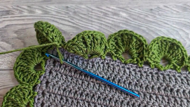 The Treble Scallop Edge Pattern  Finishing Instructions: