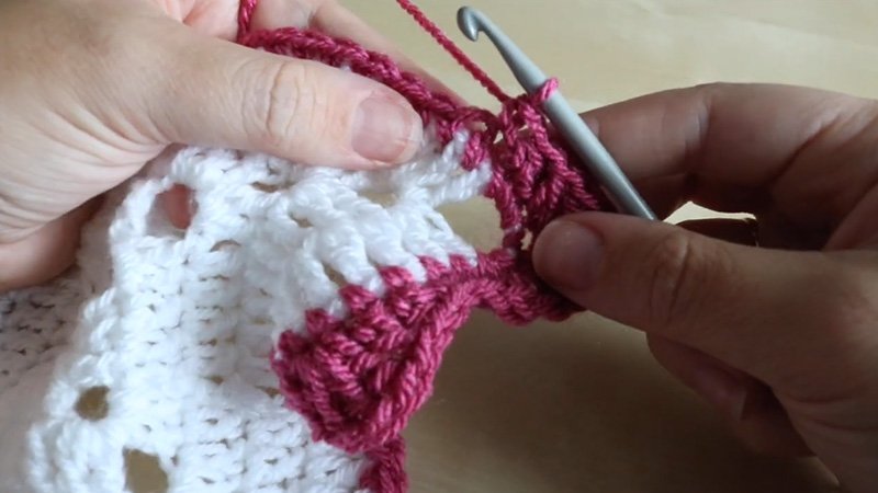 The Wavy Crochet Border Pattern Row 2