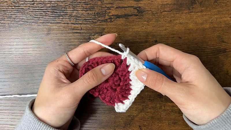 Granny Square Heart Pattern  Rnd 4