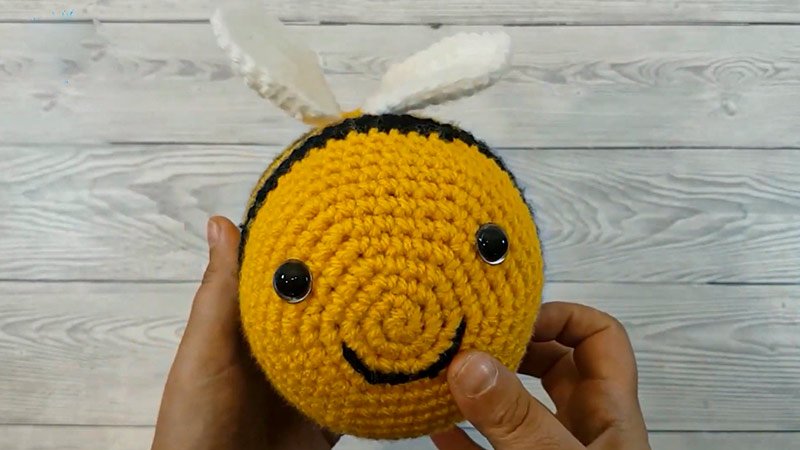 Jumbo the Bee Crochet Pattern