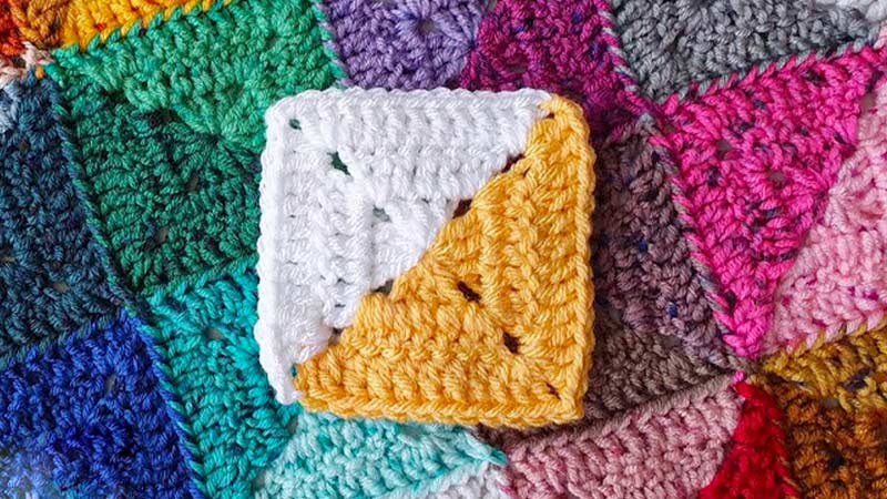 Two-color Solid Granny Square