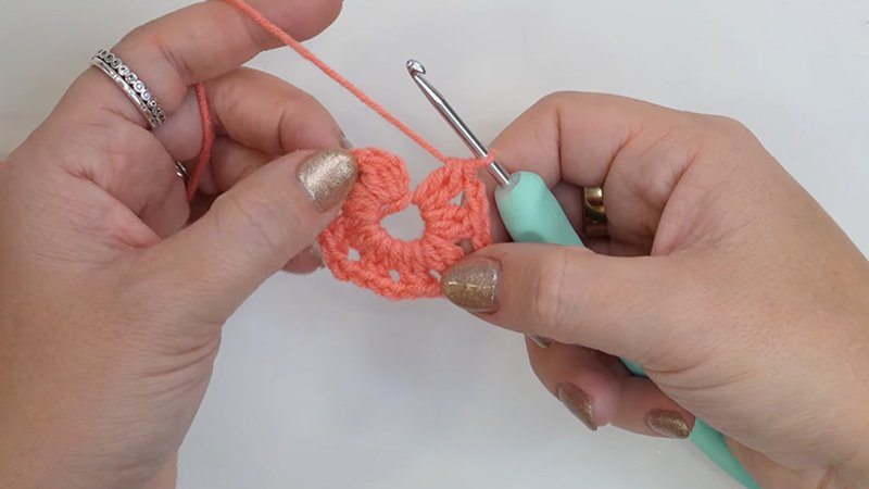 the Farmhouse Granny Square Pattern Round 2