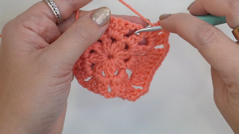 the Farmhouse Granny Square Pattern Round 4