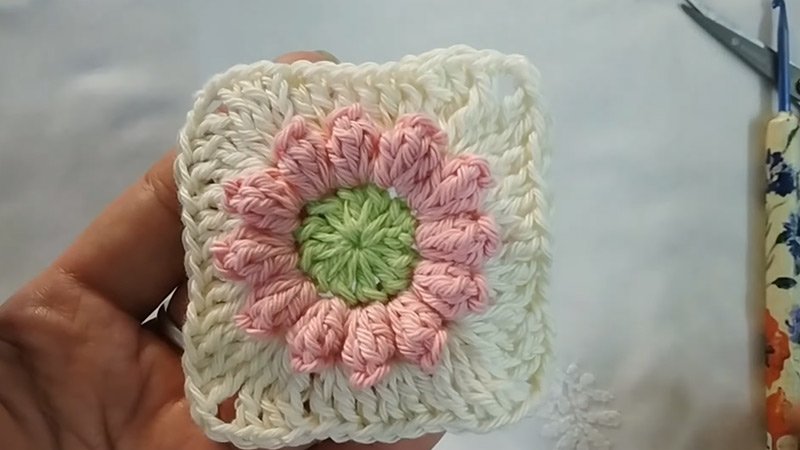 the Flower Pop Square Pattern Round 7 (R7)