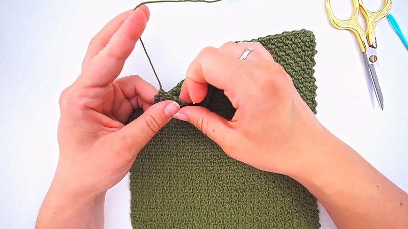 the Moss Stitch Washcloth Pattern Finishing