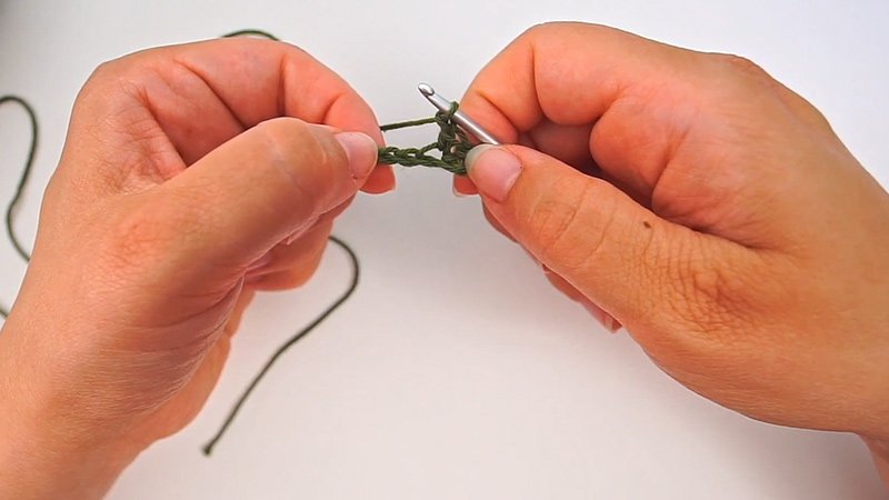 the Moss Stitch Washcloth Pattern Row 2