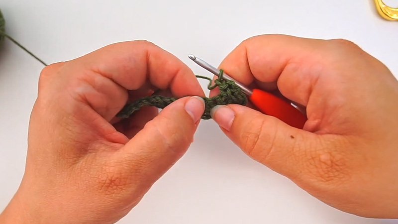 the Moss Stitch Washcloth Pattern Repeat Row 2