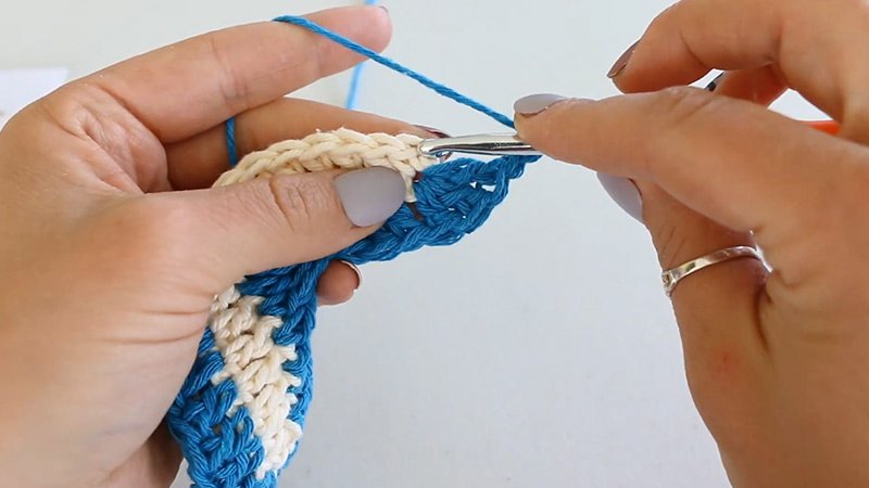 the Starfish Crochet Washcloth Pattern Round 5