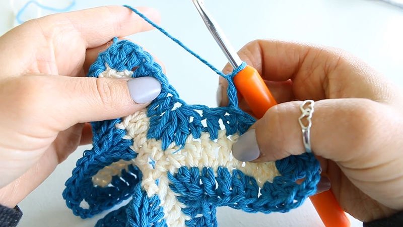 the Starfish Crochet Washcloth Pattern Round 6