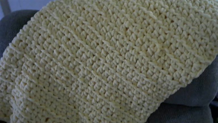 Bernat Blanket Sparkle Throw