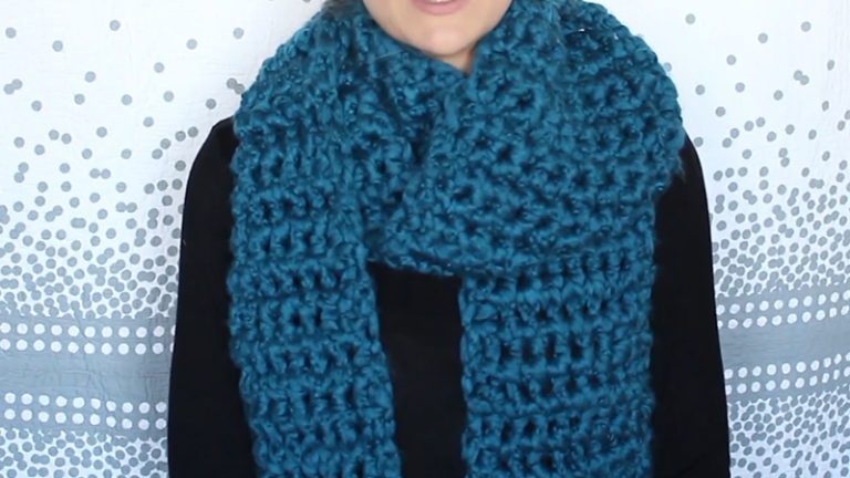 Easy Beginner Fringe Scarf
