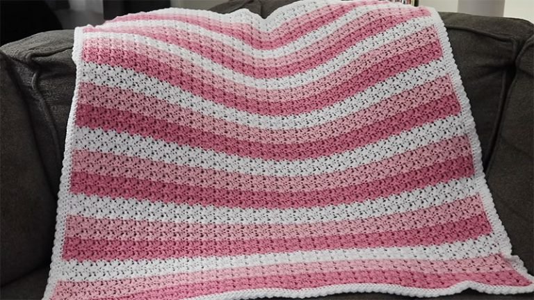 Flamingo Stripes Baby Blanket Pattern