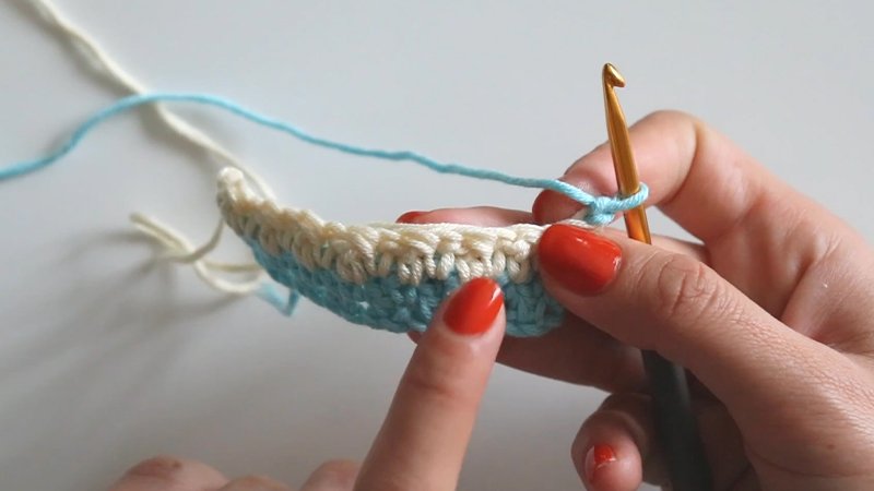 Instructions for Crafting the Easy Lengthwise Houndstooth Pattern