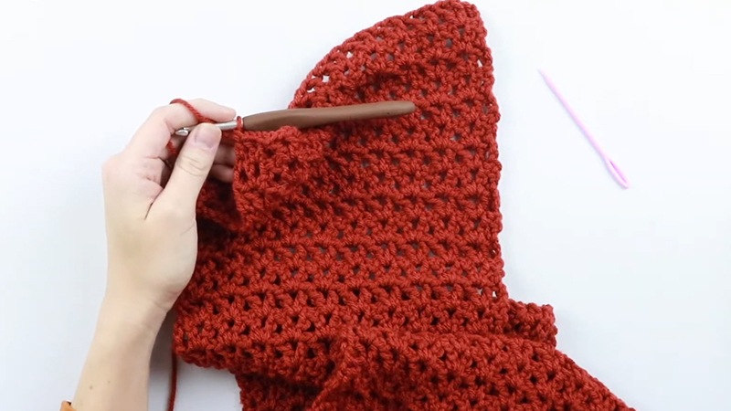 Instructions for Making the Double Crochet V Stitch Scarf Pattern