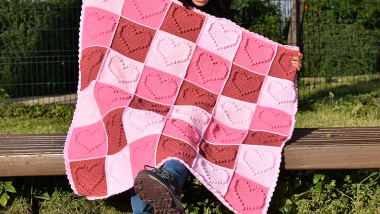 Heart Motif Baby Blanket Crochet Pattern