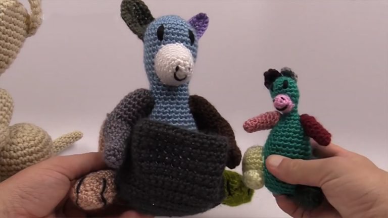 Mama Kangaroo and joey pattern