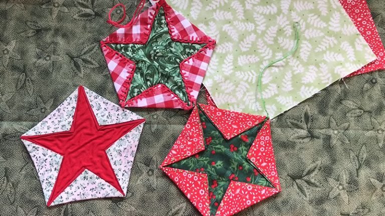 Christmas star mug rug