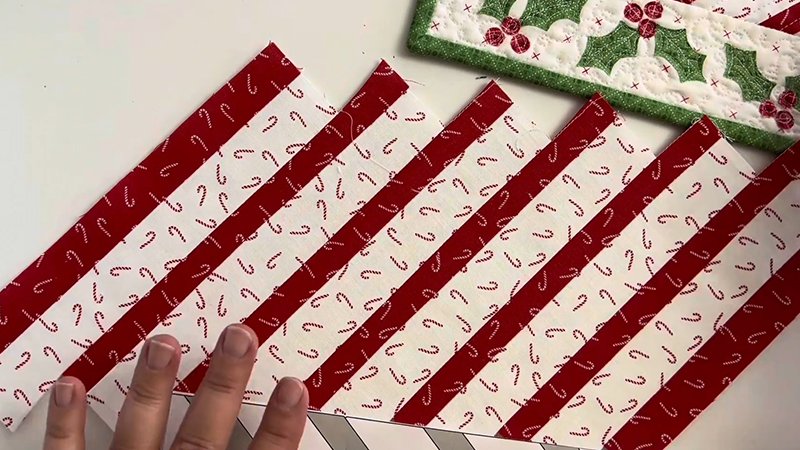 Instructions for Making the Christmas Mug Rug Pattern