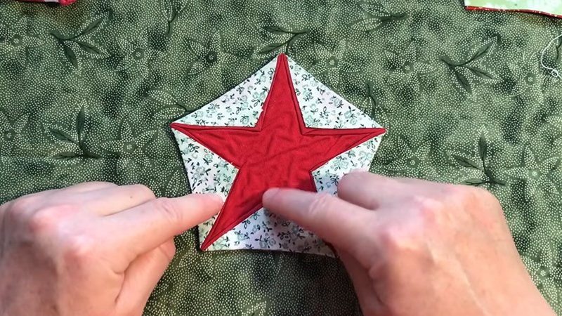Instructions for Making the Christmas Star Mug Rug Pattern