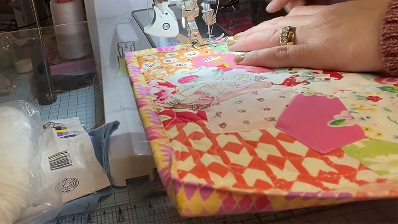 Instructions for Making the Dresden Color Wheel Mug Rug Pattern