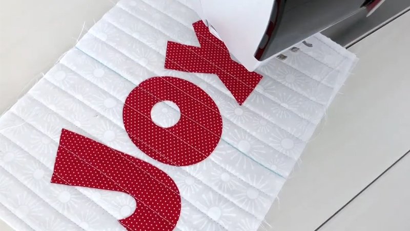 Instructions for Making the Holiday Mug Rug Pattern