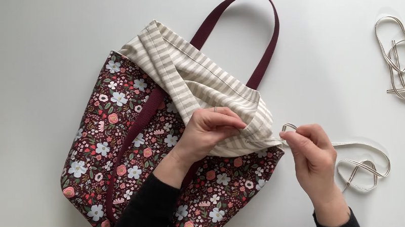 Instructions for Making the Japanese Style Square Bag with Quilting Cotton Pattern