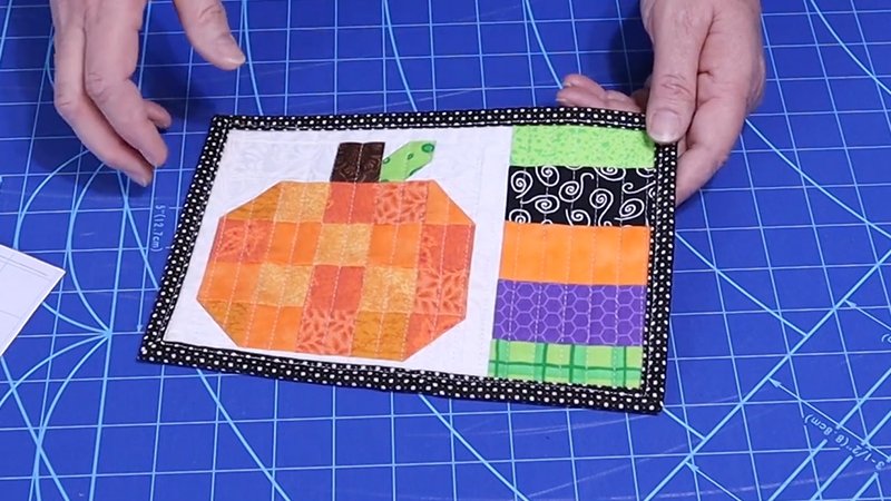Pumpkin patch Halloween mug rug