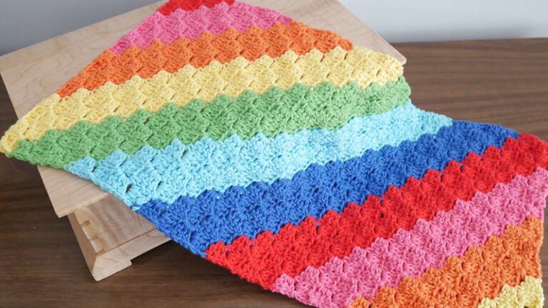 C2C Rainbow Hand Towel Pattern