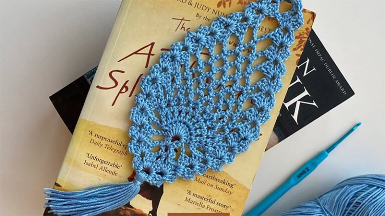 Lacy Pineapple Bookmark