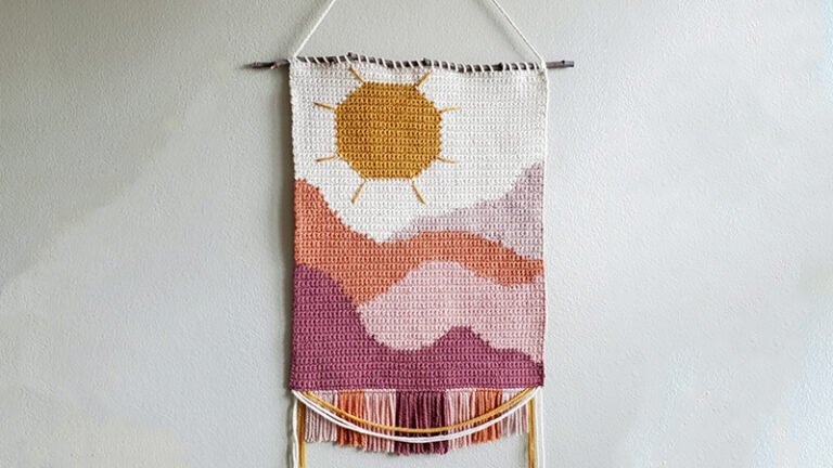 Painted Hills Wall Hanging Pattern