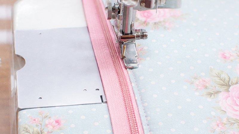 Sew the Zipper Panel