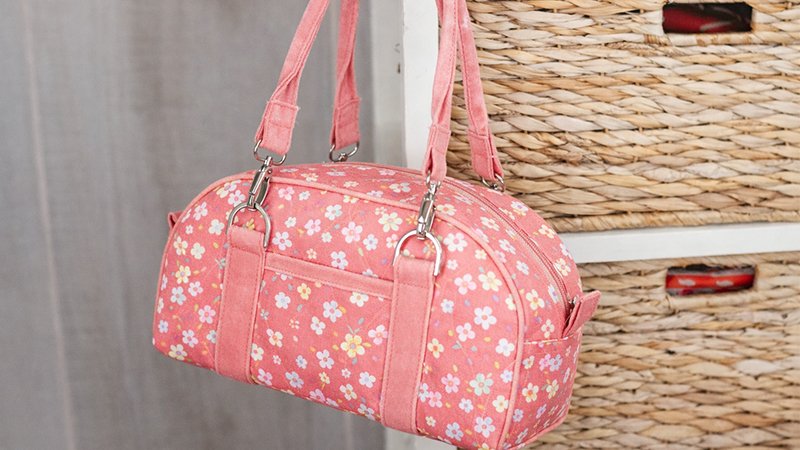 Clamshell Pouch