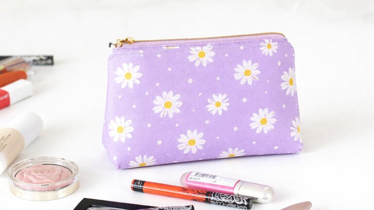 DIY Flat Bottom Zippered Pouch