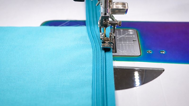 Attach the Zipper